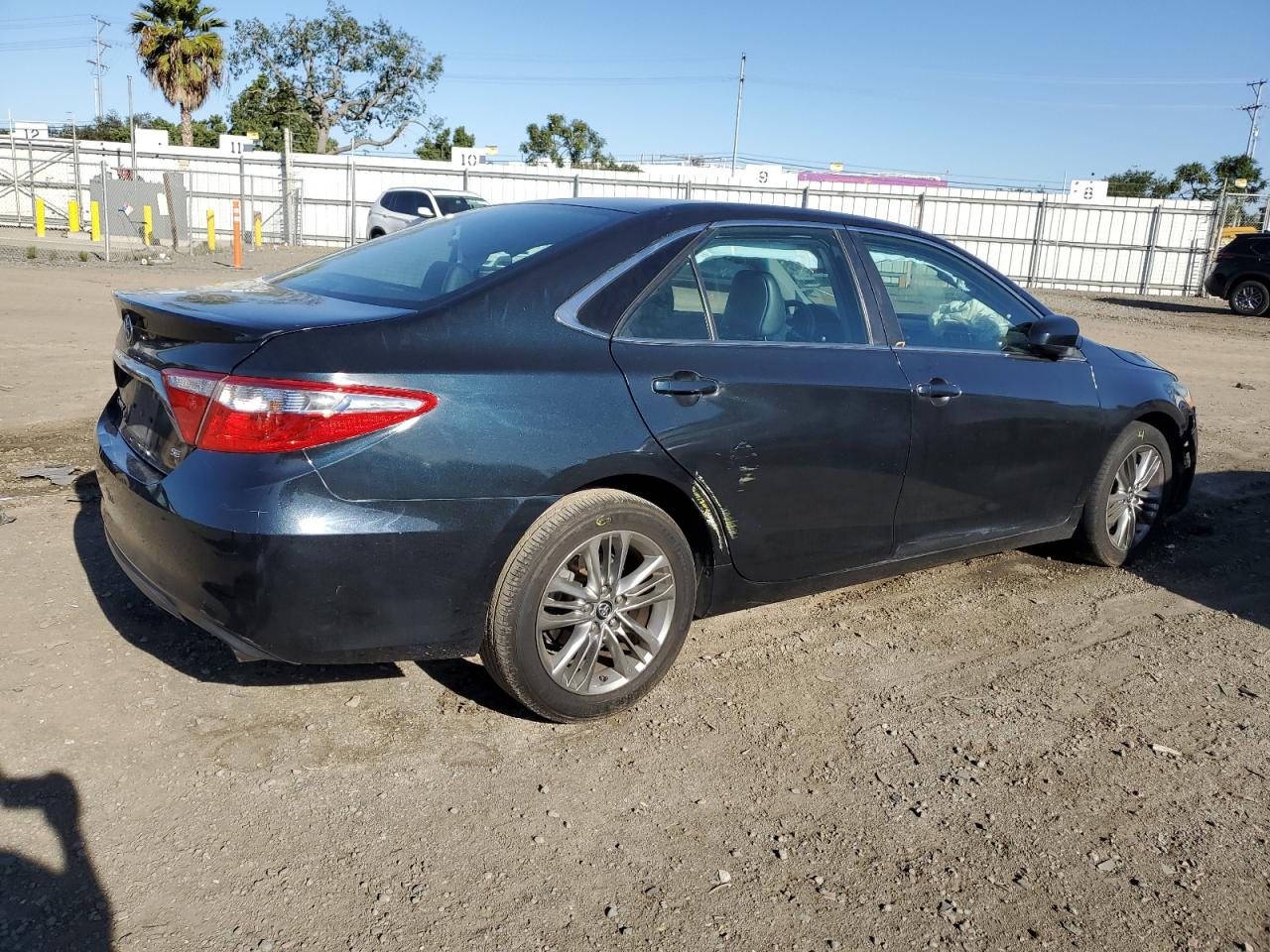 Obraz 3 z 2015 TOYOTA CAMRY LE 2015 z VIN 4T1BF1FK1FU071811