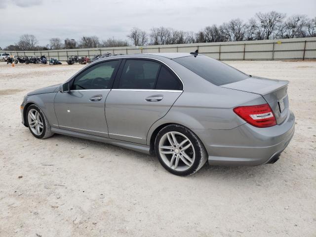 Obraz 2 z 2014 MERCEDES-BENZ C 250 2014 z VIN WDDGF4HB3EA947888