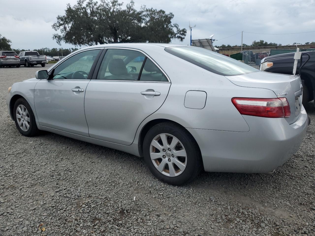 Image 2 of 2007 TOYOTA CAMRY LE 2007 with VIN 4T1BK46K77U005357