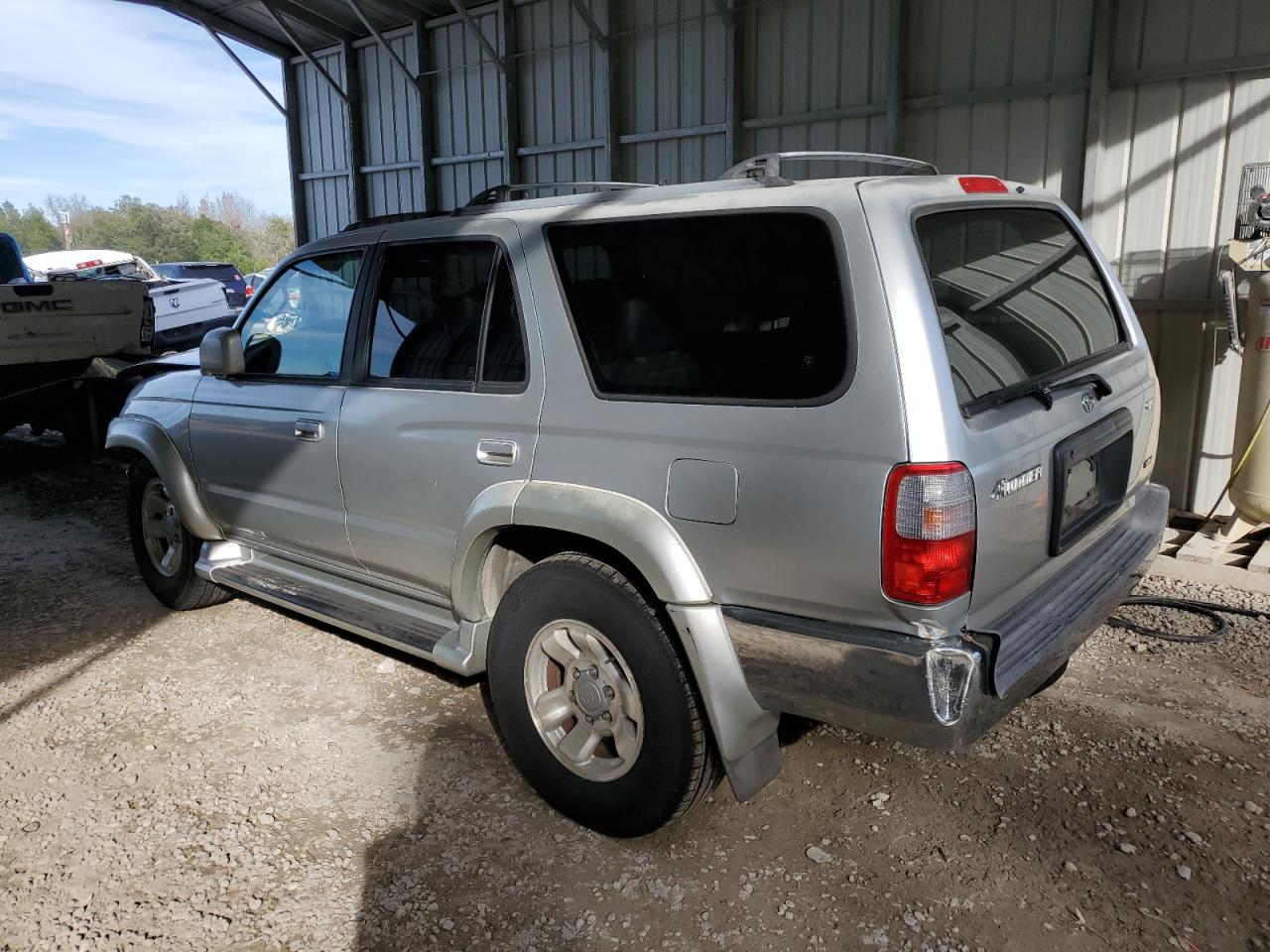 Image 2 of 2000 TOYOTA 4RUNNER SR5 2000 with VIN JT3GN86R0Y0166393