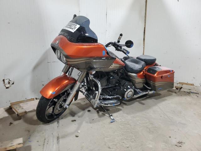 Obraz 2 z 2013 HARLEY-DAVIDSON FLTRXSE CVO ROAD GLIDE CUSTOM 2013 z VIN 1HD1TC814DB961414