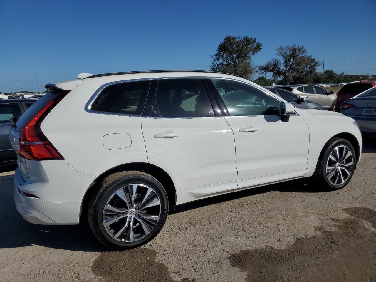 Изображение 3 2022 VOLVO XC60 B5 MOMENTUM 2022 с VIN YV4L12DK9N1954732