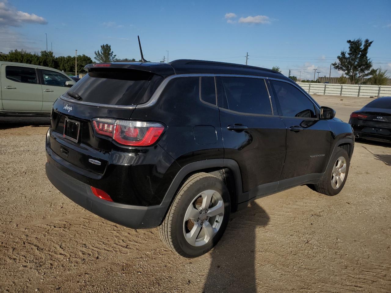 Изображение 3 2018 JEEP COMPASS LATITUDE 2018 с VIN 3C4NJCBB5JT266623