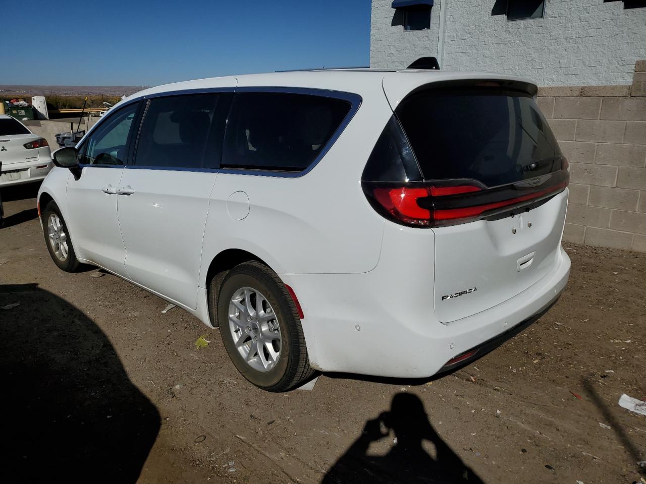 Image 2 of 2023 CHRYSLER PACIFICA TOURING L 2023 with VIN 2C4RC1BG5PR625699