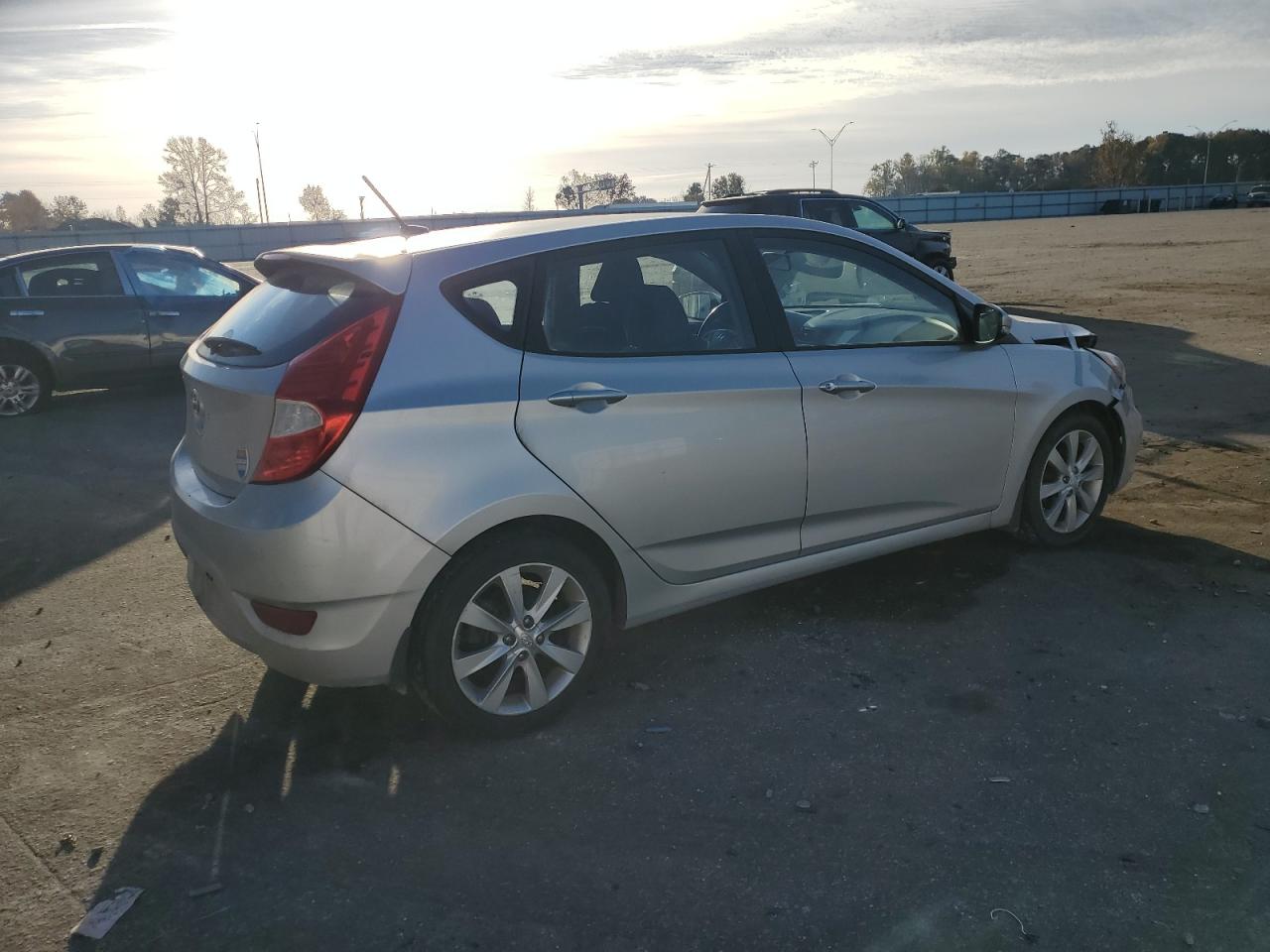 Изображение 3 2013 HYUNDAI ACCENT GLS 2013 с VIN KMHCU5AEXDU131052