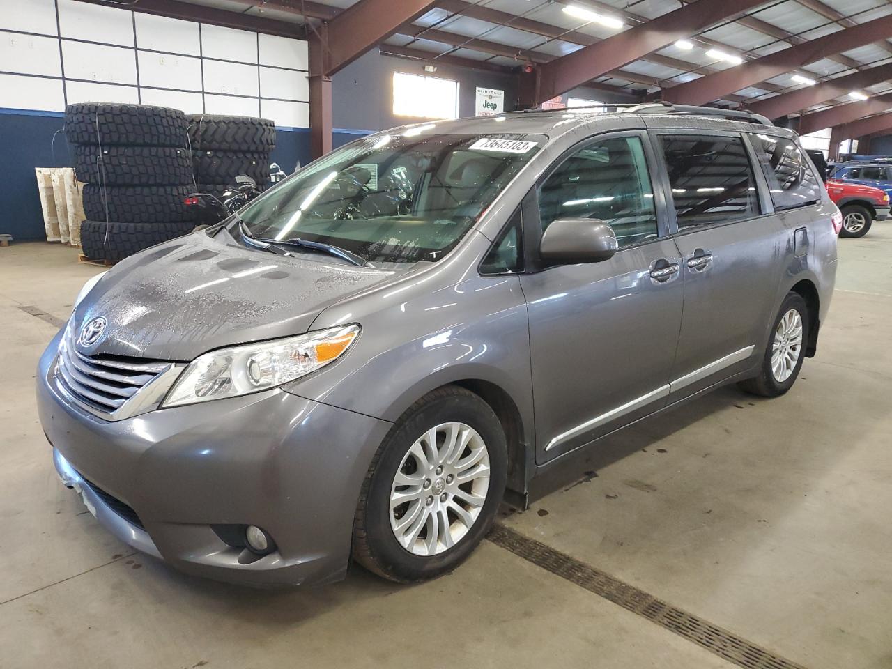 Изображение 1 2017 TOYOTA SIENNA XLE 2017 с VIN 5TDYZ3DC6HS869127