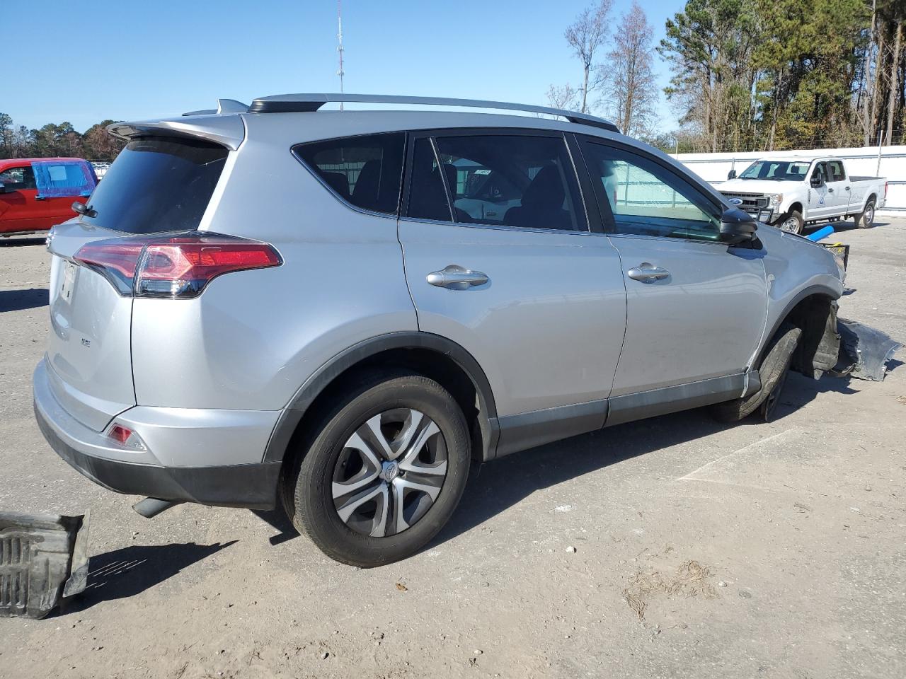 Изображение 3 2018 TOYOTA RAV4 LE 2018 с VIN 2T3ZFREV1JW462918