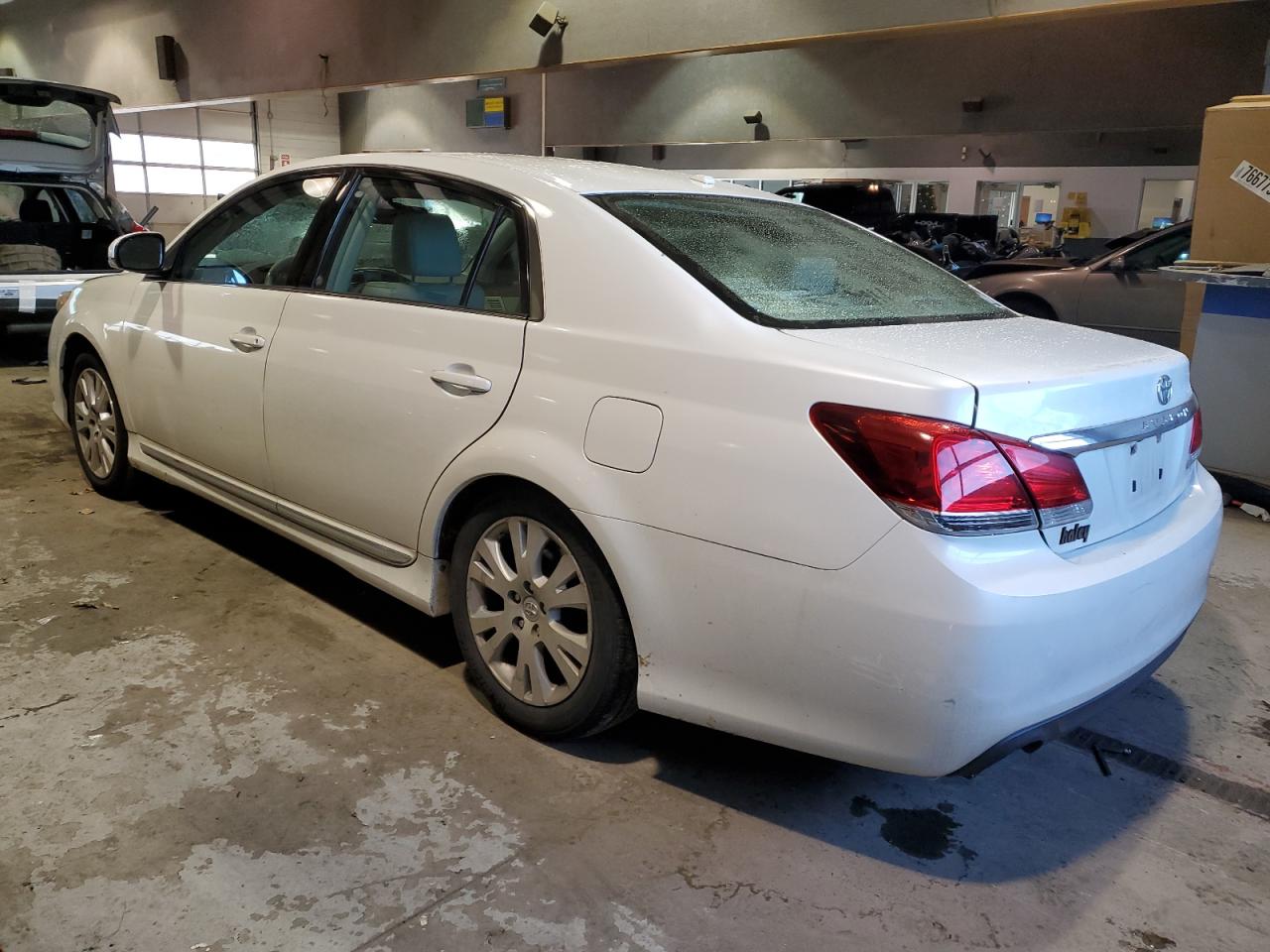 Image 2 of 2011 TOYOTA AVALON BASE 2011 with VIN 4T1BK3DB7BU405053
