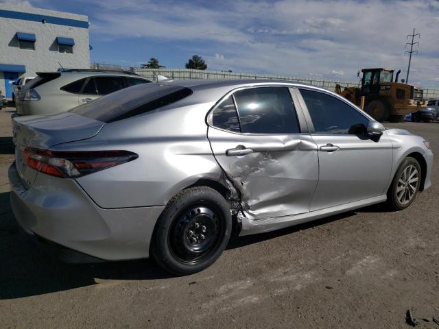 Obraz 3 z 2022 TOYOTA CAMRY LE 2022 z VIN 4T1R11AK0NU670430