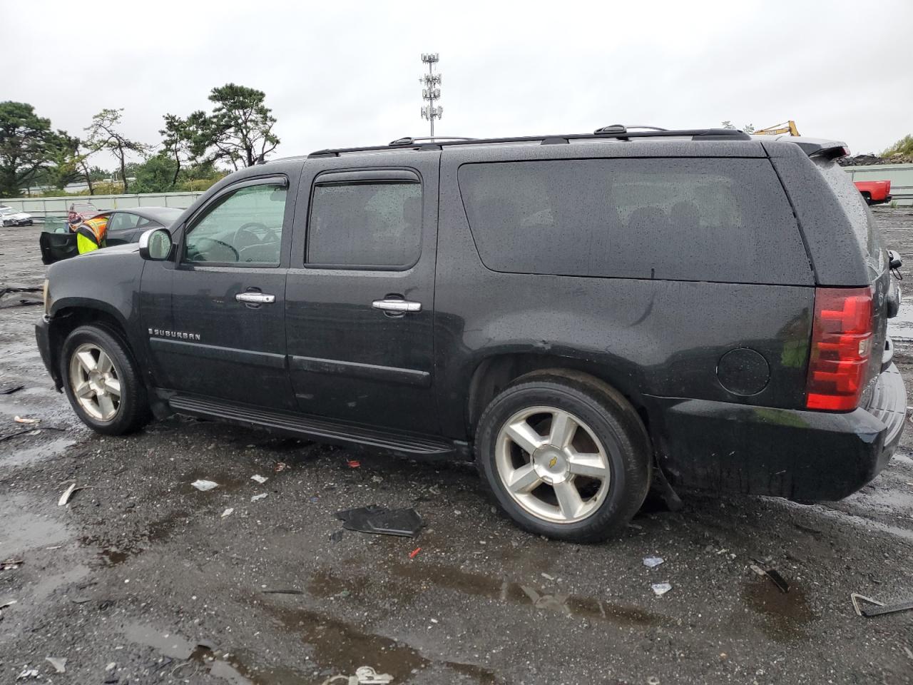 Изображение 2 2007 CHEVROLET SUBURBAN K1500 2007 с VIN 1GNFK16327R386509