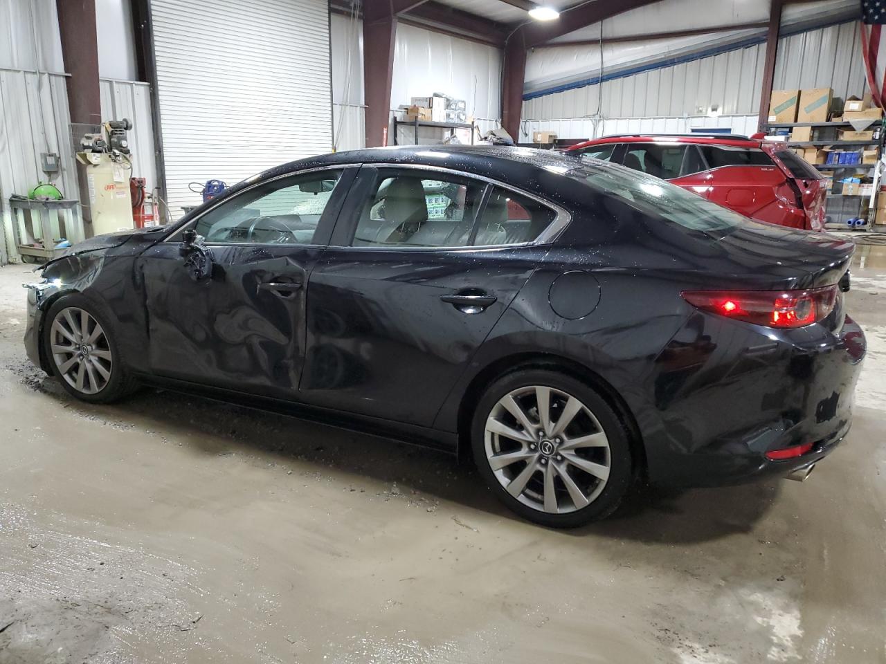 Image 2 of 2019 MAZDA 3 PREFERRED 2019 with VIN 3MZBPADL5KM108836