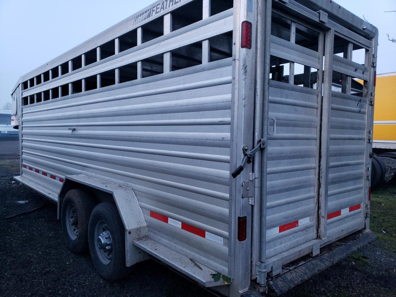 Image 3 of 2017 FEATHERLITE MFG INC TRAILER 2017 with VIN 4FGB22027HC144651