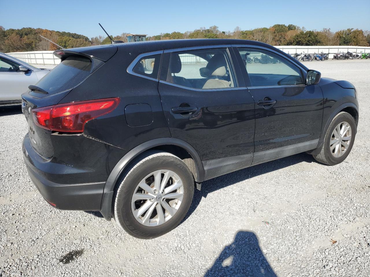 Obraz 3 z 2017 NISSAN ROGUE SPORT S 2017 z VIN JN1BJ1CP6HW006188