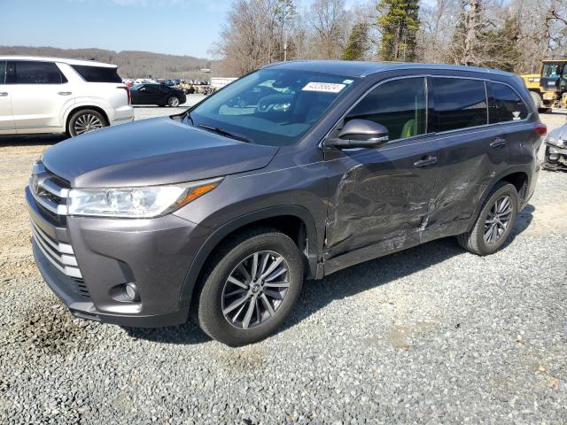 2017 TOYOTA HIGHLANDER SE 2017 image