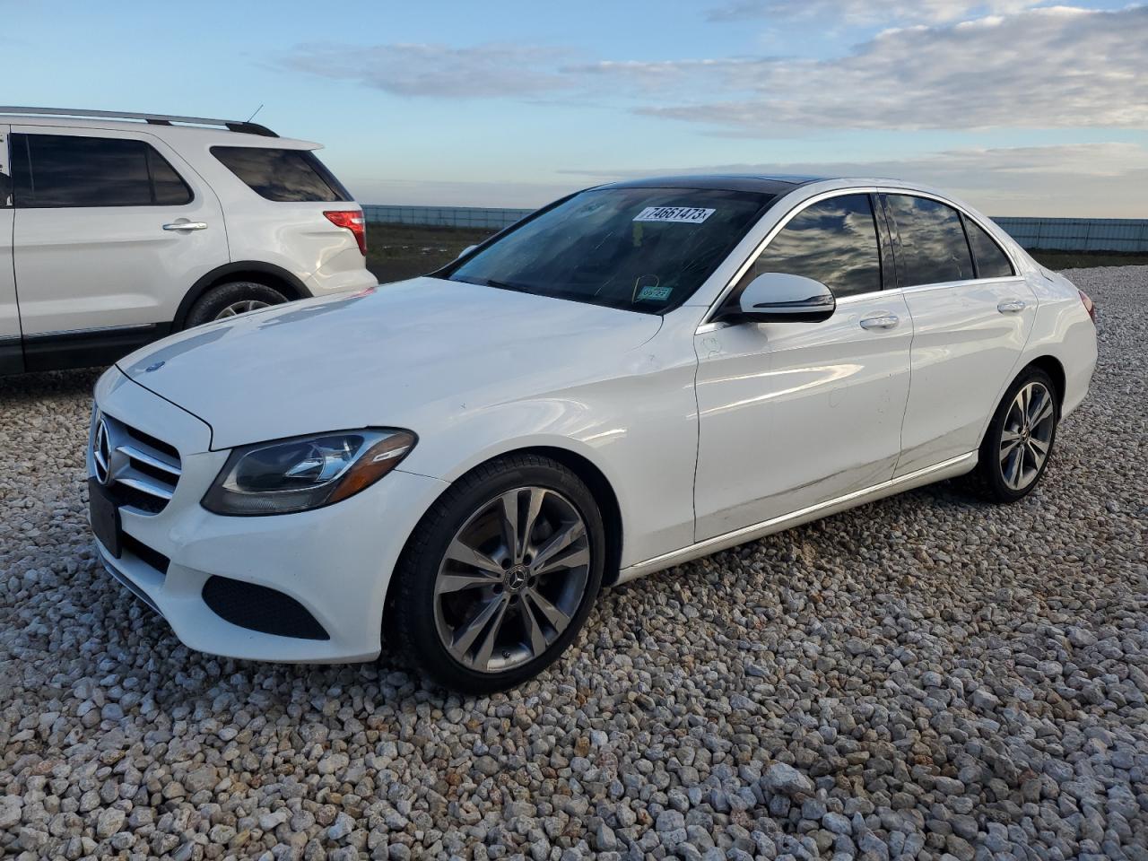 Изображение 1 2017 MERCEDES-BENZ C 300 2017 с VIN 55SWF4JB8HU217484