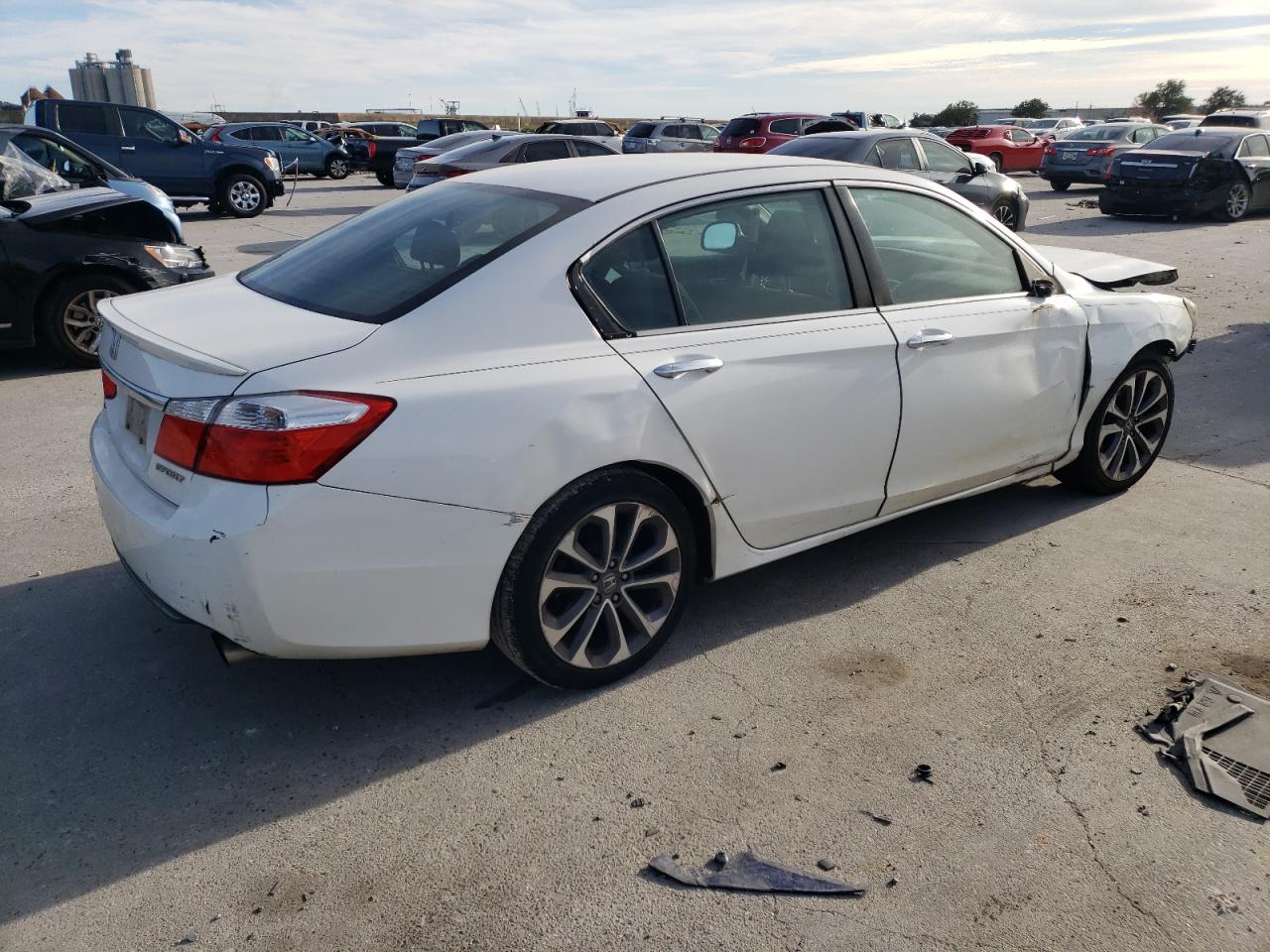 Изображение 3 2015 HONDA ACCORD SPORT 2015 с VIN 1HGCR2F59FA256689