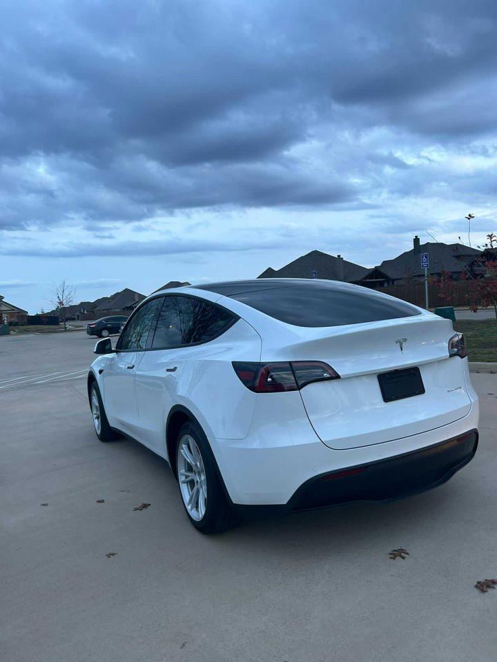 Изображение 3 2022 TESLA MODEL Y  2022 с VIN 7SAYGAEE0NF315854