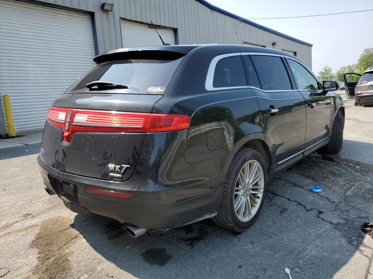 Image 3 of 2014 LINCOLN MKT  2014 with VIN 2LMHJ5ATXEBL57682