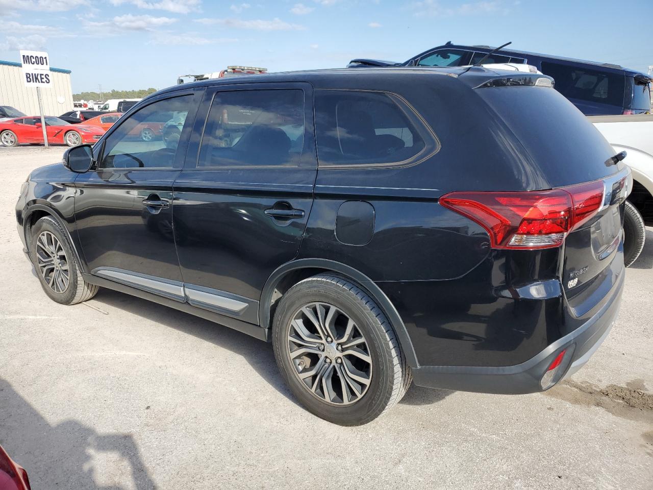 Obraz 2 z 2016 MITSUBISHI OUTLANDER SE 2016 z VIN JA4AD3A38GZ022007