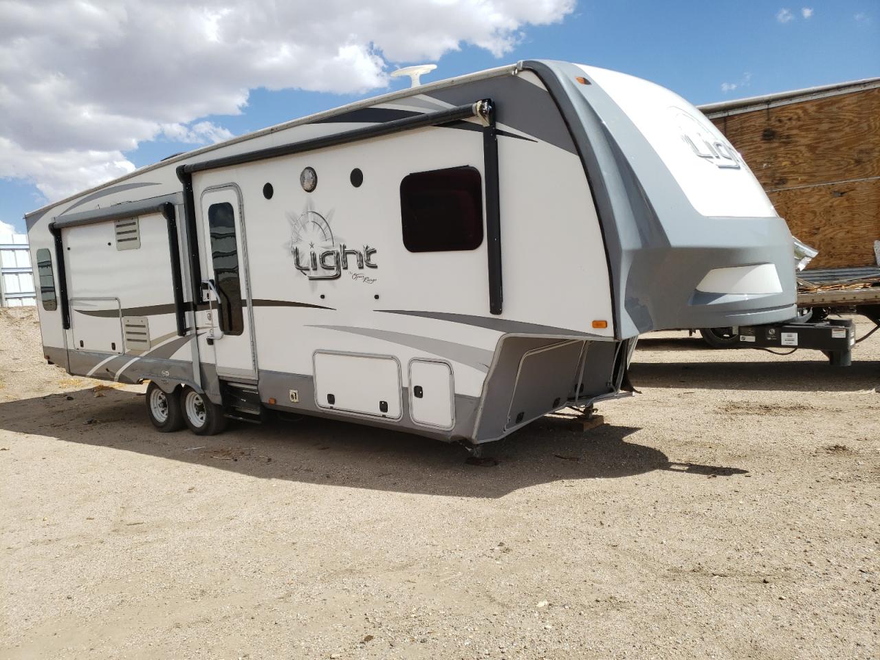 Изображение 1 2018 HTHU LIGHT 2018 с VIN 58TCH0BS8J3LB3082