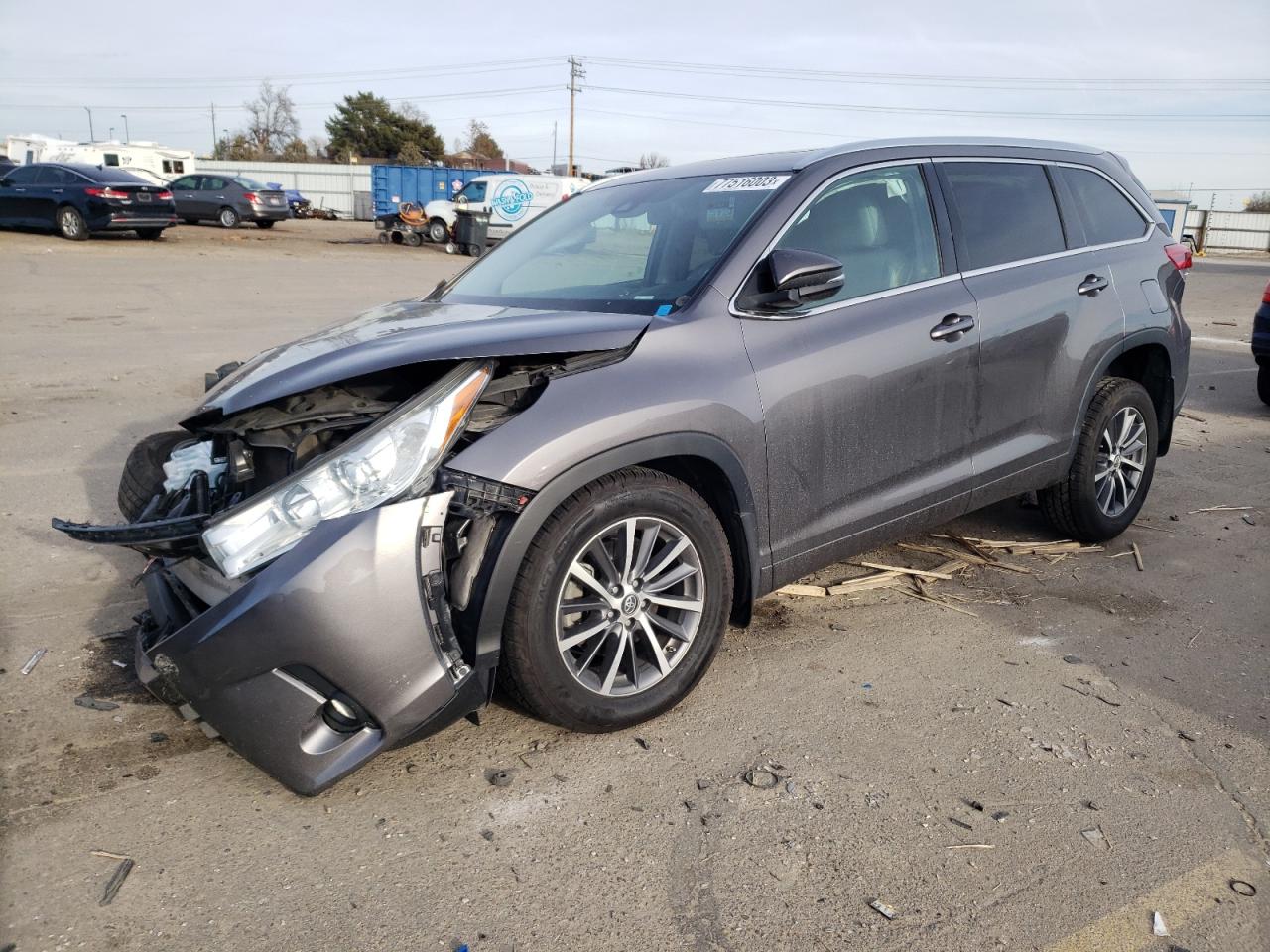 Image 1 of 2018 TOYOTA HIGHLANDER SE 2018 with VIN 5TDJZRFH2JS525684