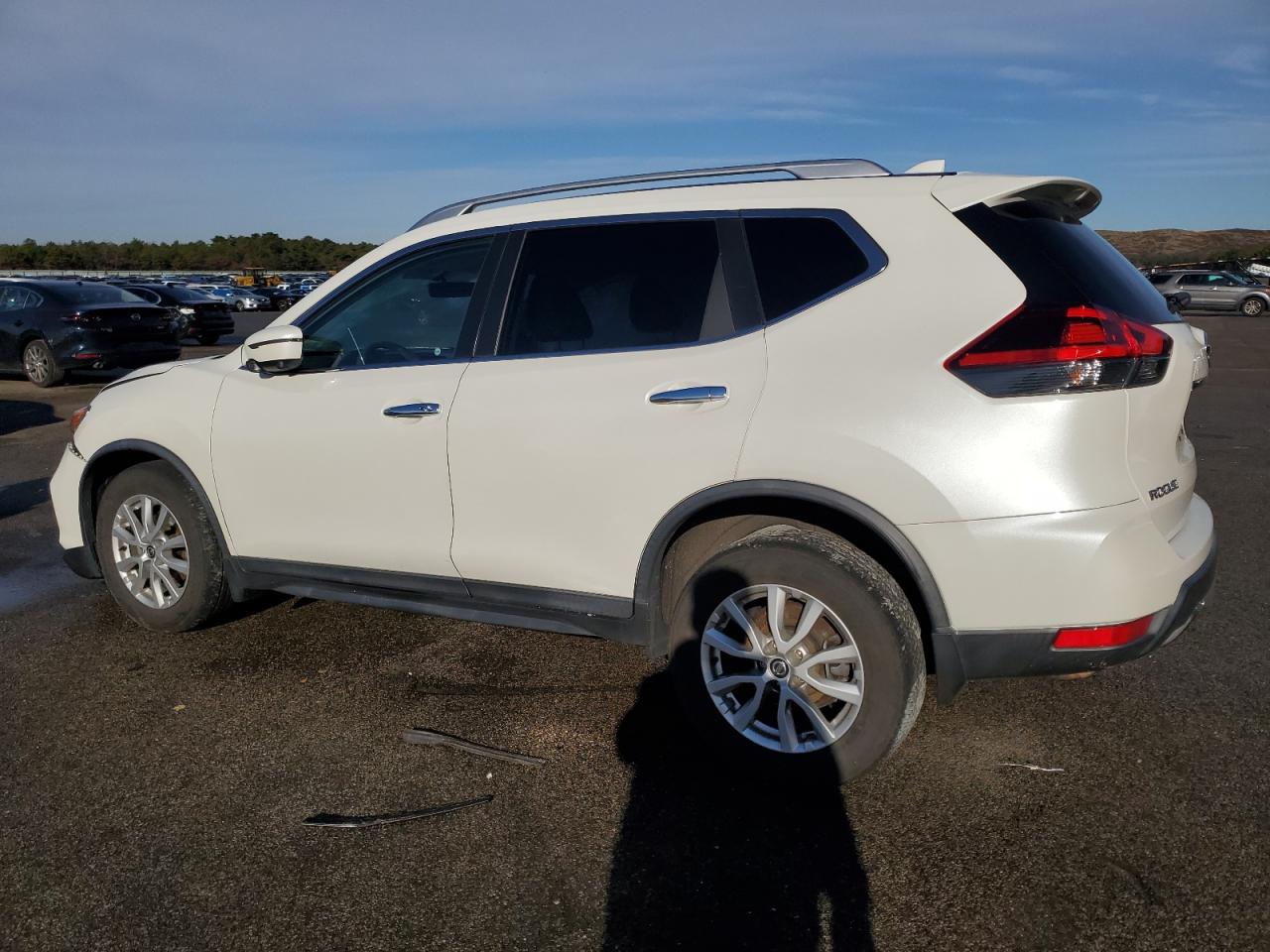 Image 2 of 2018 NISSAN ROGUE S 2018 with VIN KNMAT2MV7JP535400