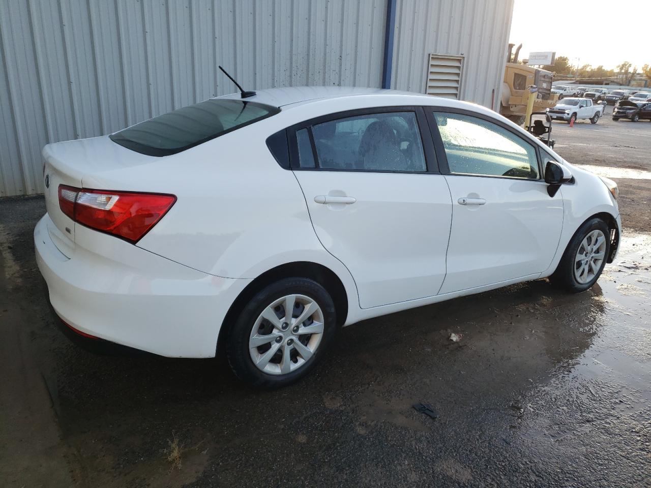 Obraz 3 z 2017 KIA RIO LX 2017 z VIN KNADM4A32H6035957