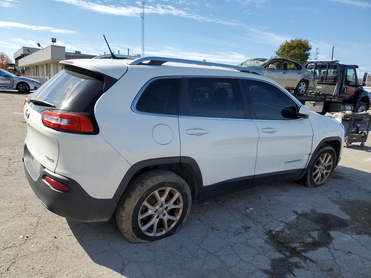 Image 3 of 2015 JEEP CHEROKEE LATITUDE 2015 with VIN 1C4PJMCB4FW714588