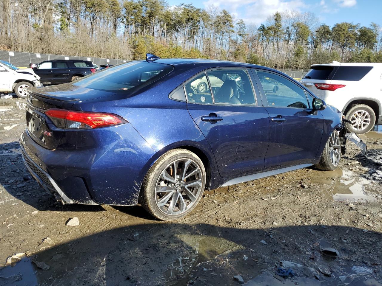 Image 3 of 2020 TOYOTA COROLLA XSE 2020 with VIN JTDT4RCE8LJ021805