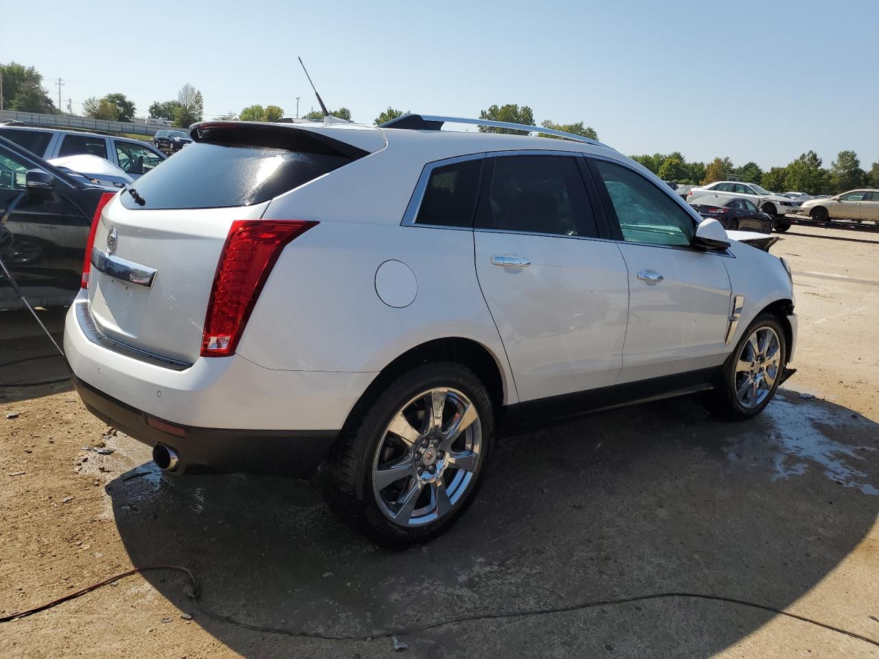 Image 3 of Cadillac Srx Performance Collection 2010 with VIN 3GYFNBEY0AS587830