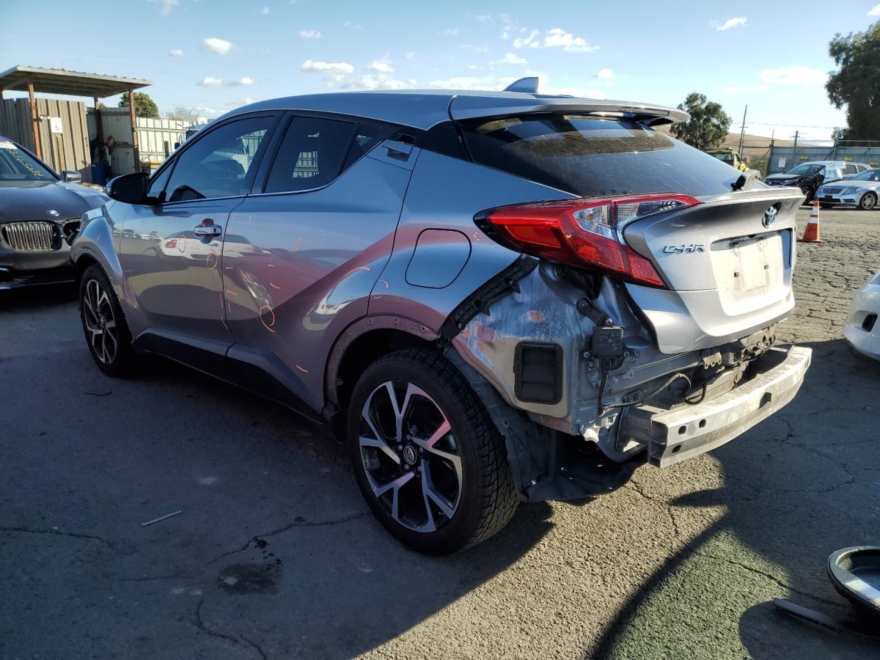 Obraz 2 z 2019 TOYOTA C-HR XLE 2019 z VIN JTNKHMBX9K1034935