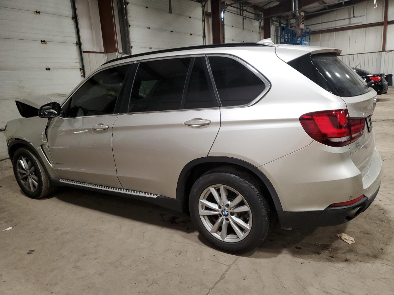 Изображение 2 2015 BMW X5 XDRIVE35I 2015 с VIN 5UXKR0C56F0K63932