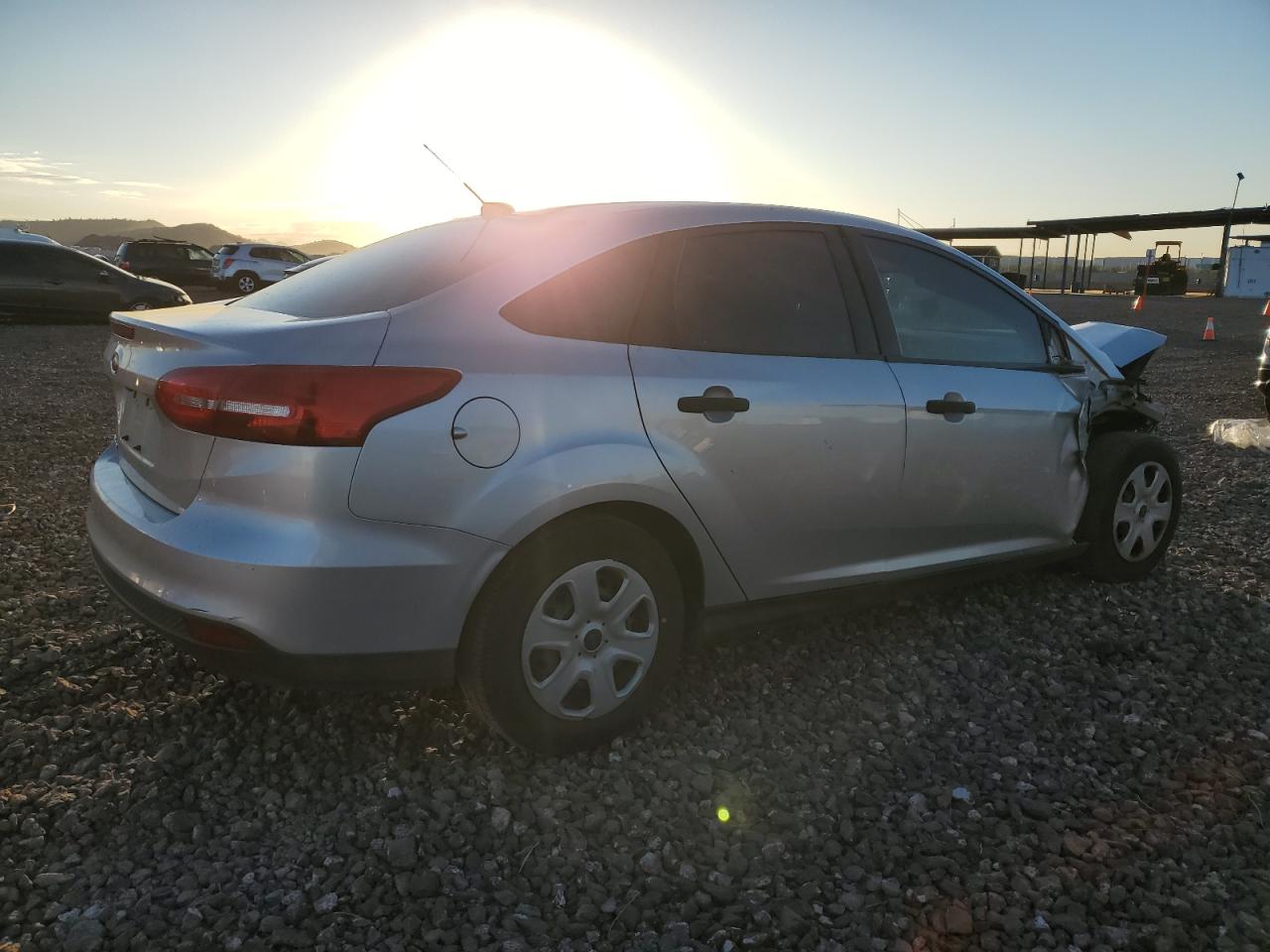 Obraz 3 z 2018 FORD FOCUS S 2018 z VIN 1FADP3E21JL241211