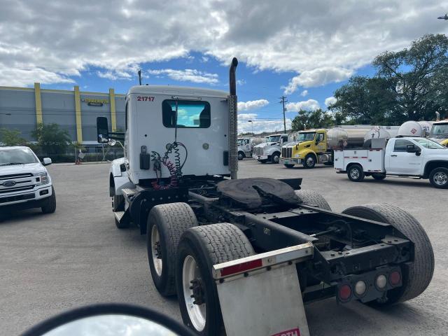Image 3 of 2017 KENWORTH CONSTRUCTI 2017 with VIN 1XKZDK9X9H0176241