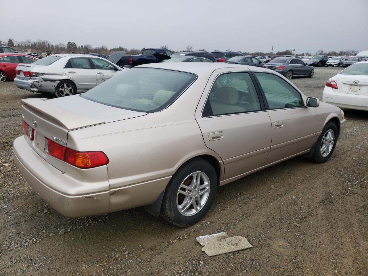 Изображение 3 2001 TOYOTA CAMRY CE 2001 с VIN 4T1BG22K61U039194