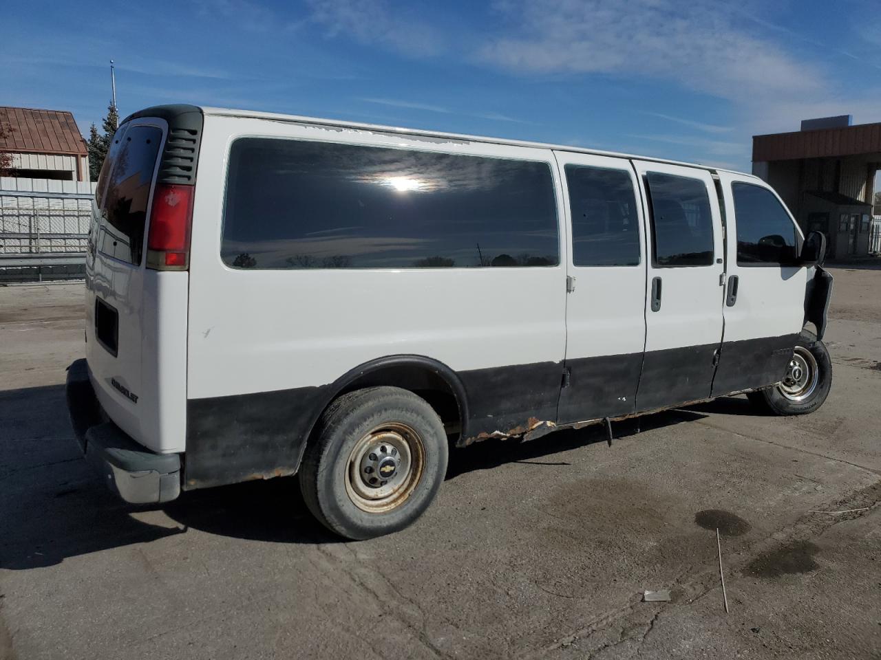 Image 3 of 2001 CHEVROLET EXPRESS G3500  2001 with VIN 1GAHG39R411193260