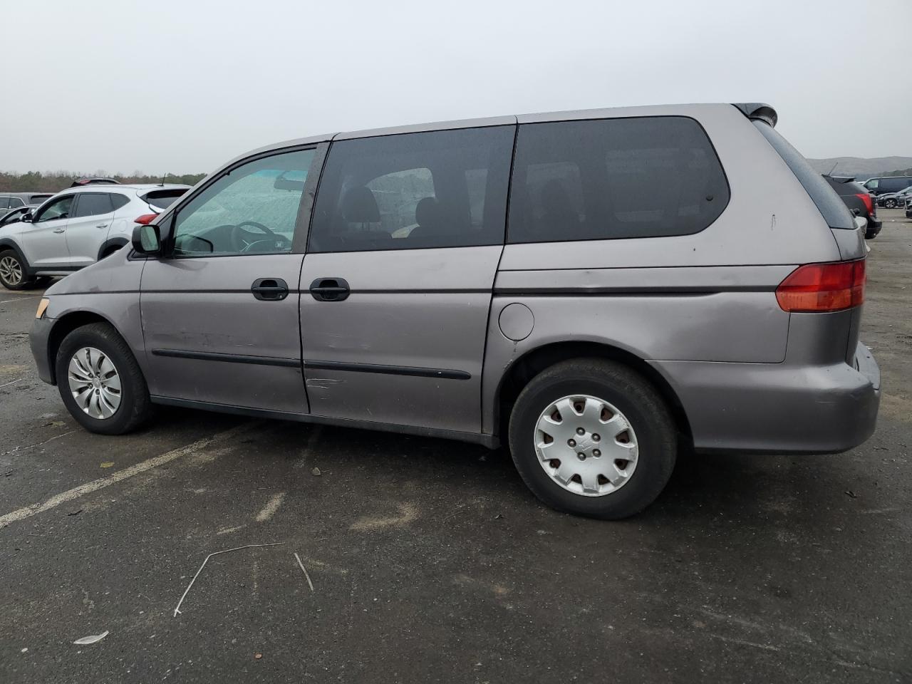 Image 2 of 2000 HONDA ODYSSEY LX 2000 with VIN 2HKRL1858YH618962