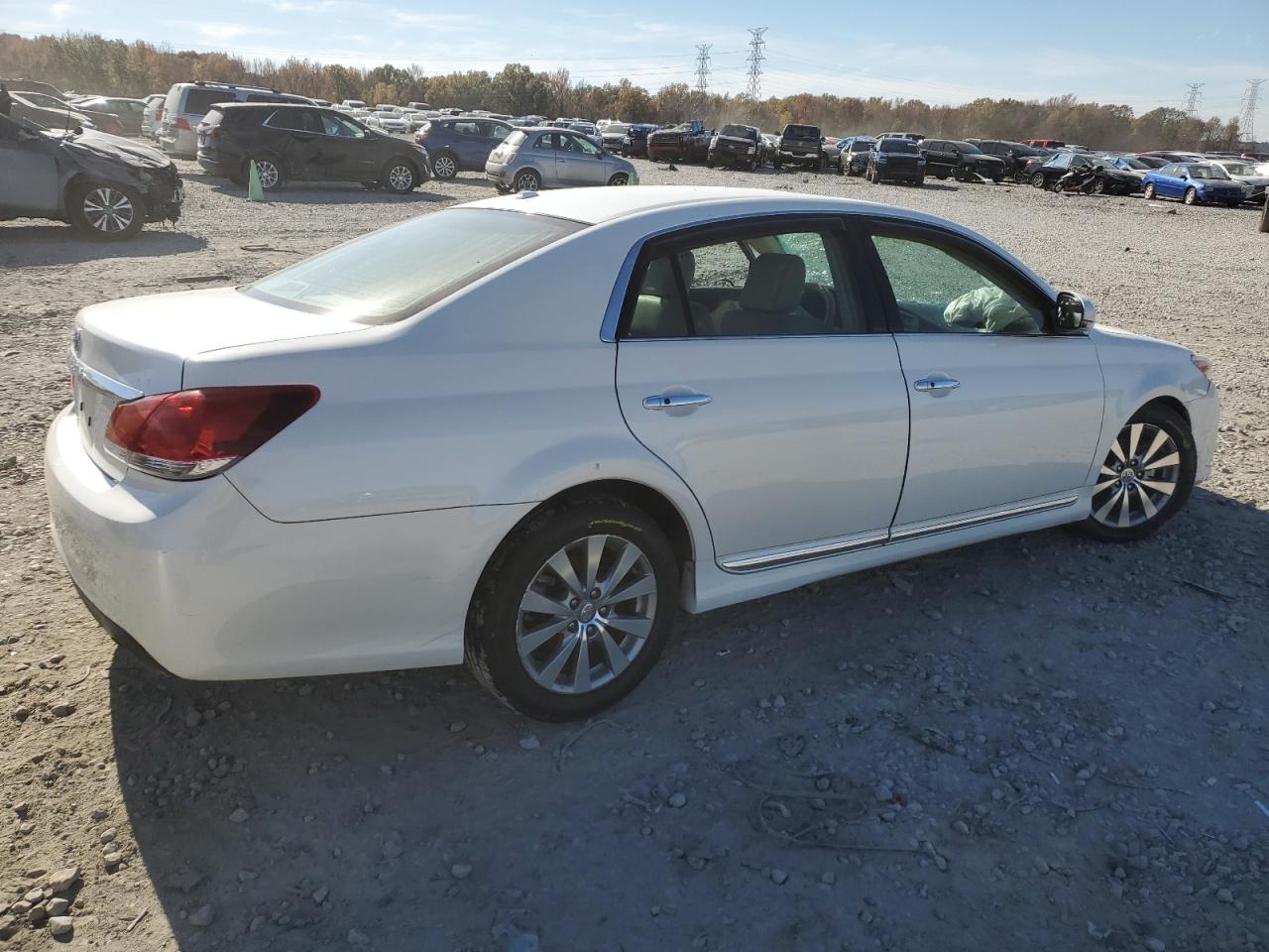 Image 3 of 2011 TOYOTA AVALON BASE 2011 with VIN 4T1BK3DB4BU379012