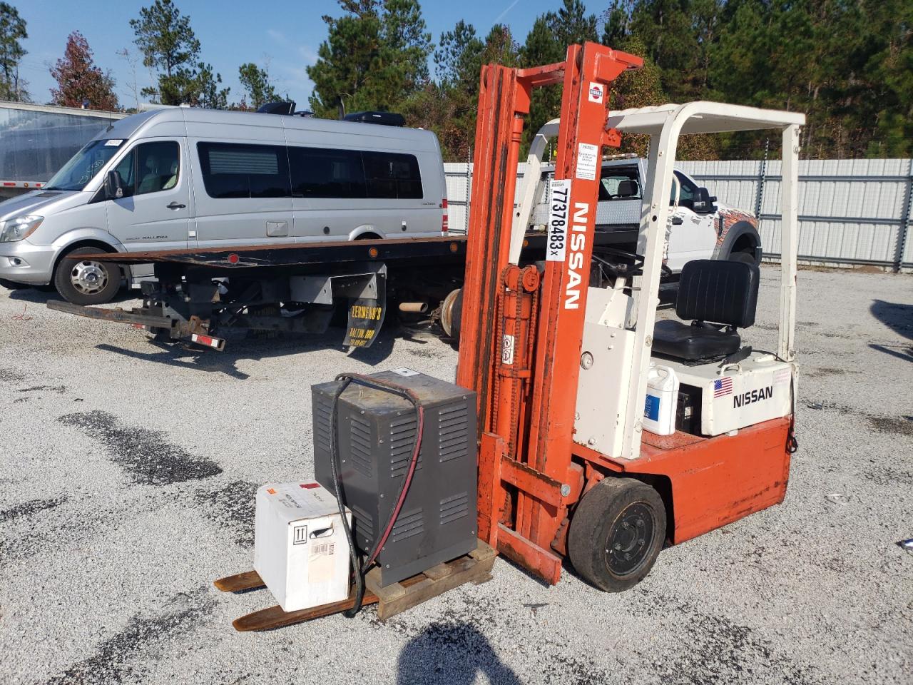 Image 2 of 1997 NISSAN FORKLIFT 1997 with VIN 77378483