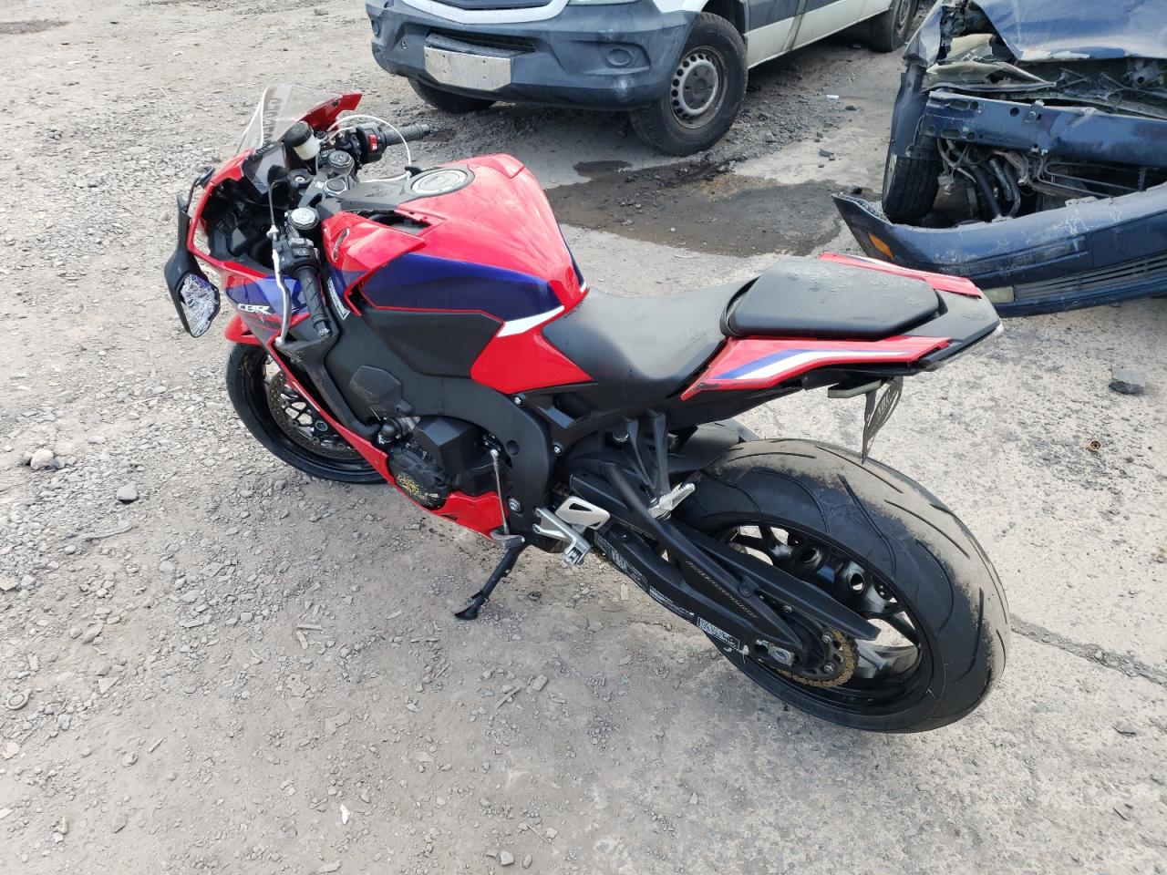 Image 3 of 2022 HONDA CBR1000 RR 2022 with VIN JH2SC7712NK500008