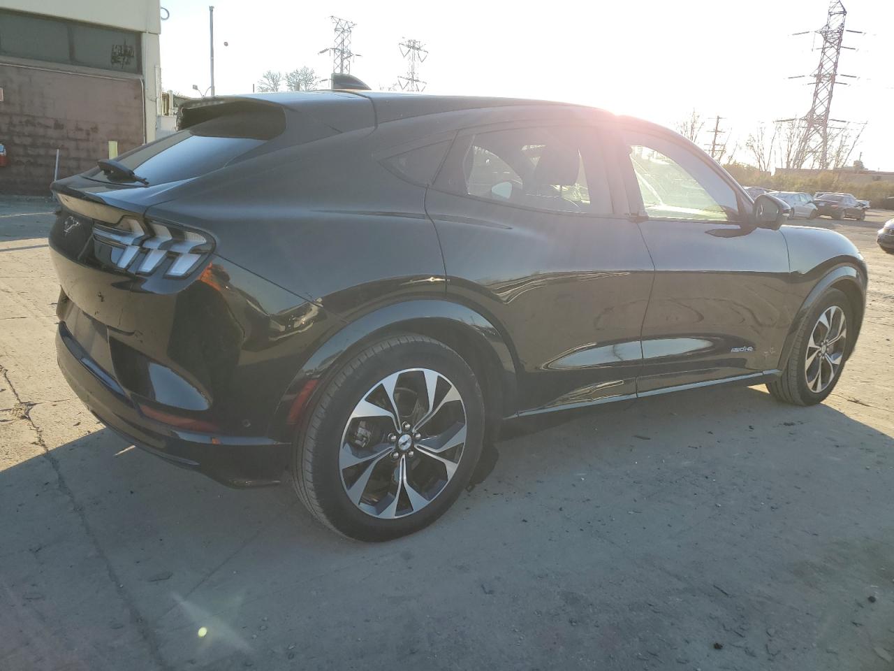 Image 3 of 2021 FORD MUSTANG MACH-E PREMIUM 2021 with VIN 3FMTK3SUXMMA03639
