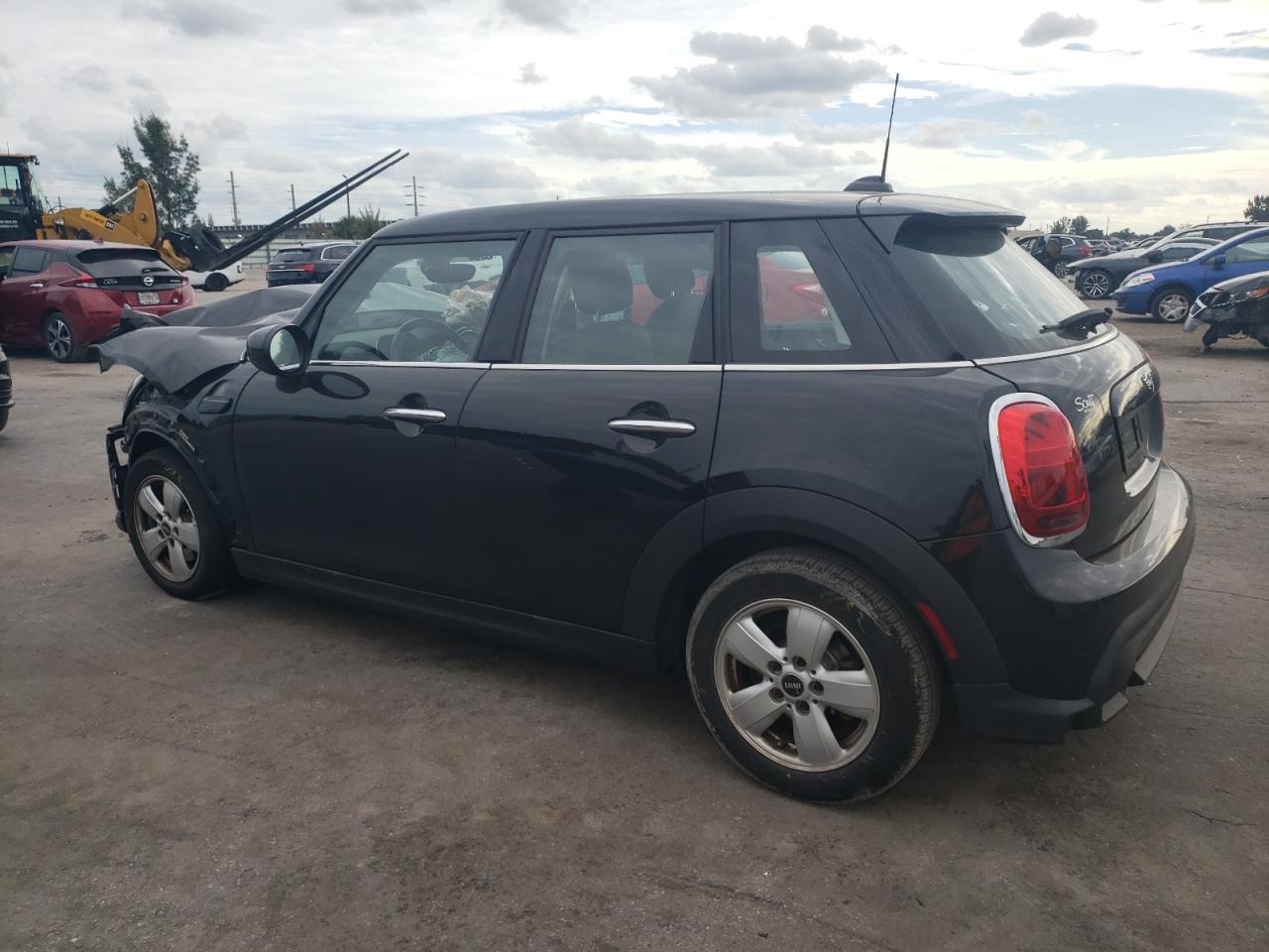 Изображение 2 2022 MINI COOPER  2022 с VIN WMW33DK08N2P59724