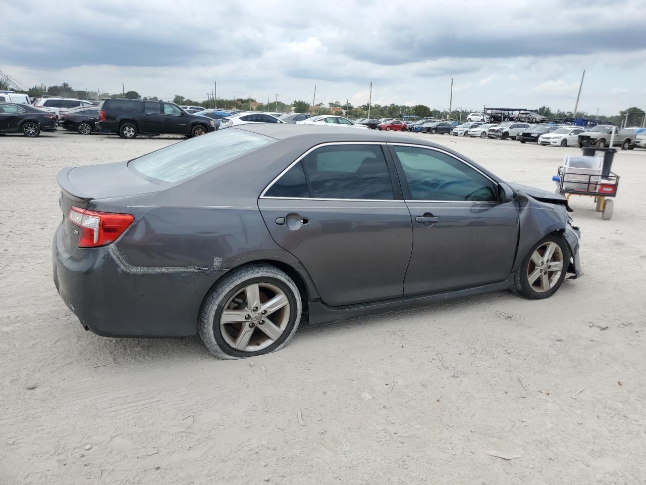 Image 3 of 2013 TOYOTA CAMRY L 2013 with VIN 4T1BF1FK6DU227418