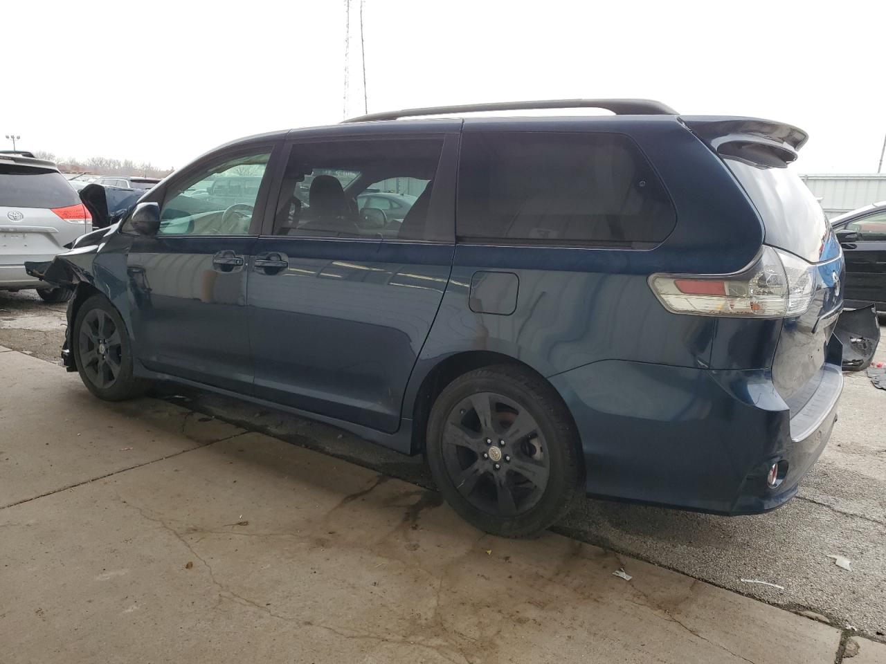 Image 2 of 2011 TOYOTA SIENNA SPORT 2011 with VIN 5TDXK3DC6BS078233