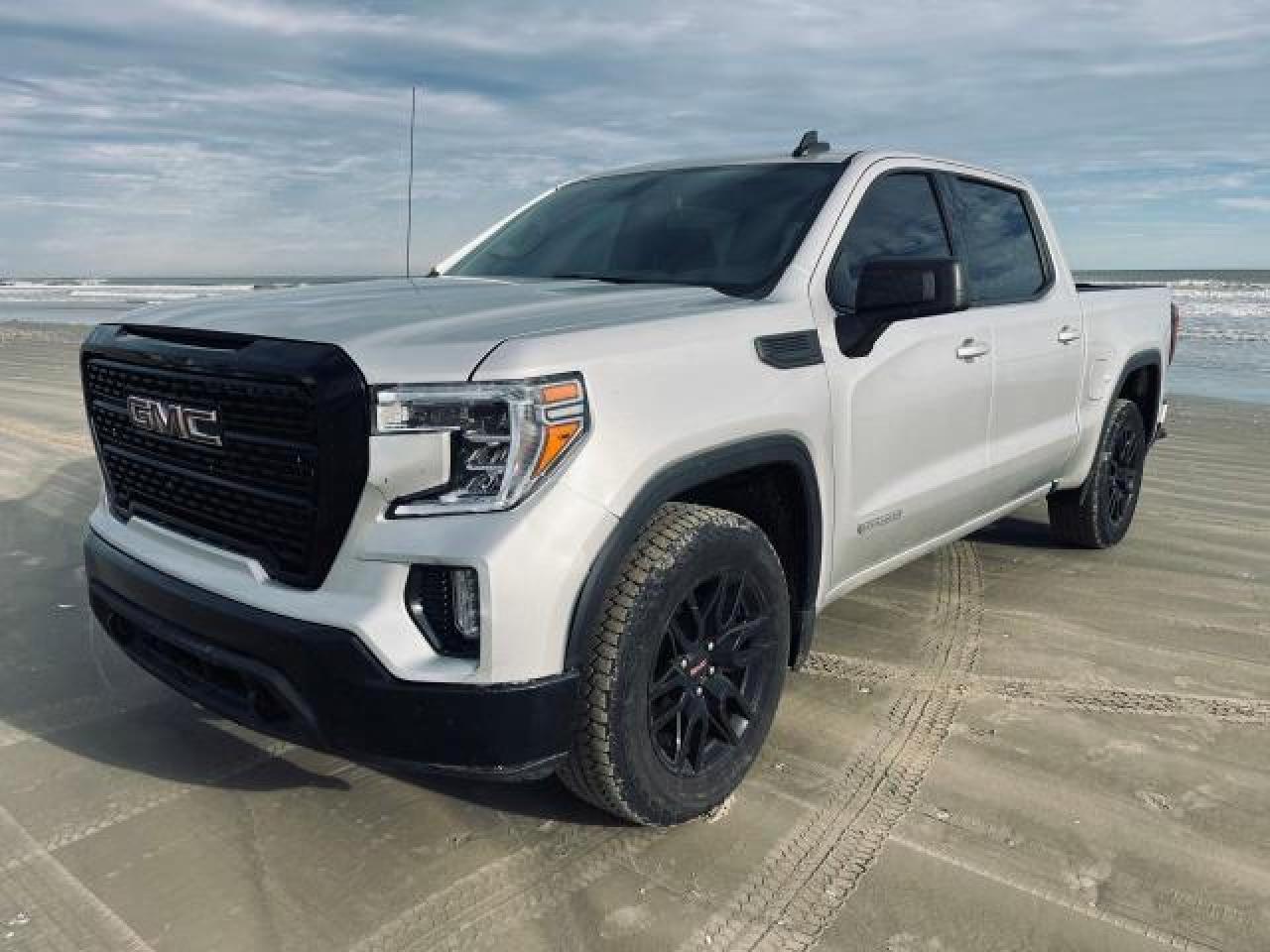 Image 2 of 2022 GMC SIERRA LIMITED C1500 ELEVATION 2022 with VIN 3GTP8CEK0NG121942