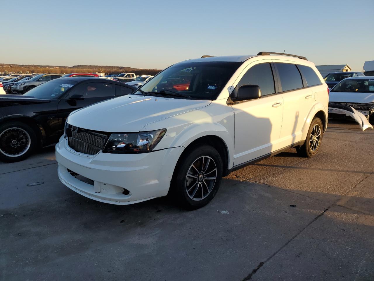 Image 1 of 2018 DODGE JOURNEY SE 2018 with VIN 3C4PDCAB4JT229760