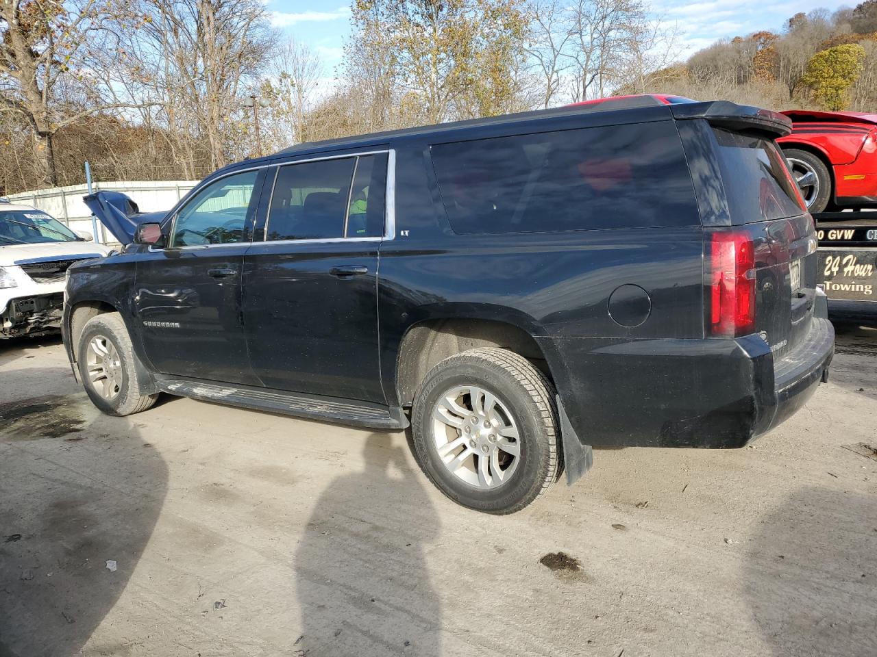 Obraz 2 z 2018 CHEVROLET SUBURBAN K1500 LT 2018 z VIN 1GNSKHKCXJR108140