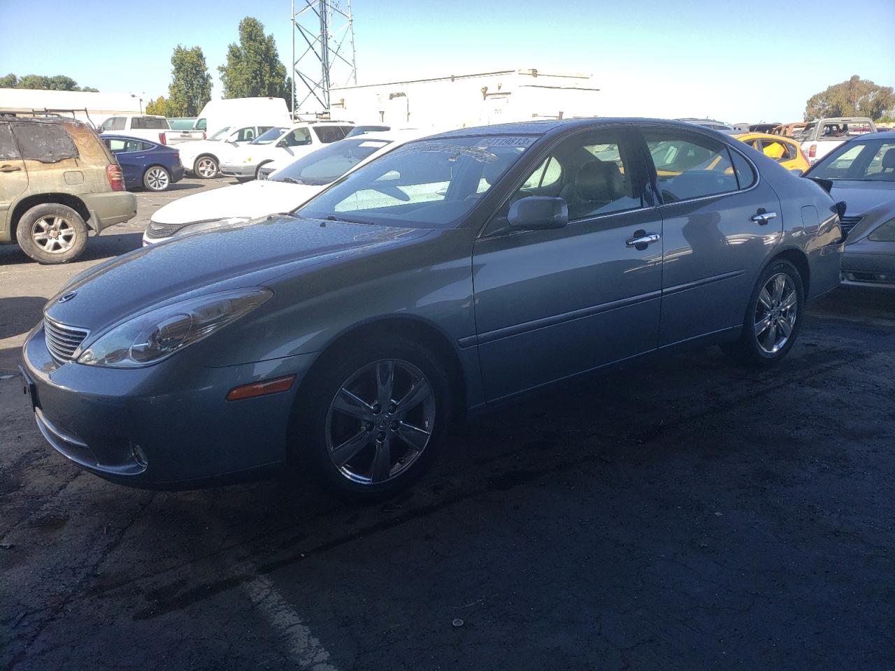 Obraz 1 z 2005 LEXUS ES 330 2005 z VIN JTHBA30G755081303