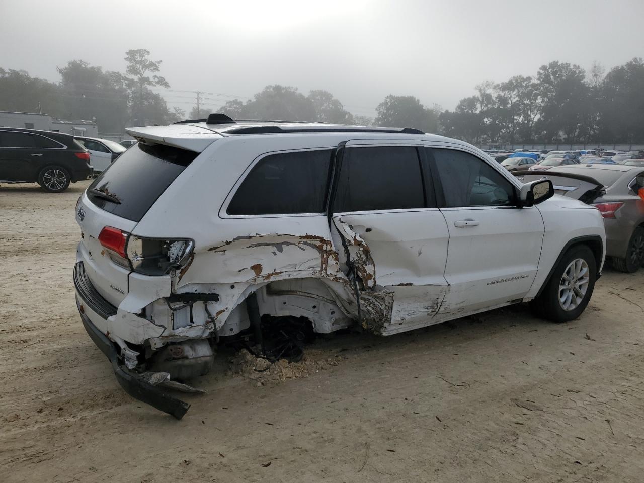 Image 3 of 2014 JEEP GRAND CHEROKEE LAREDO 2014 with VIN 1C4RJEAG8EC281449