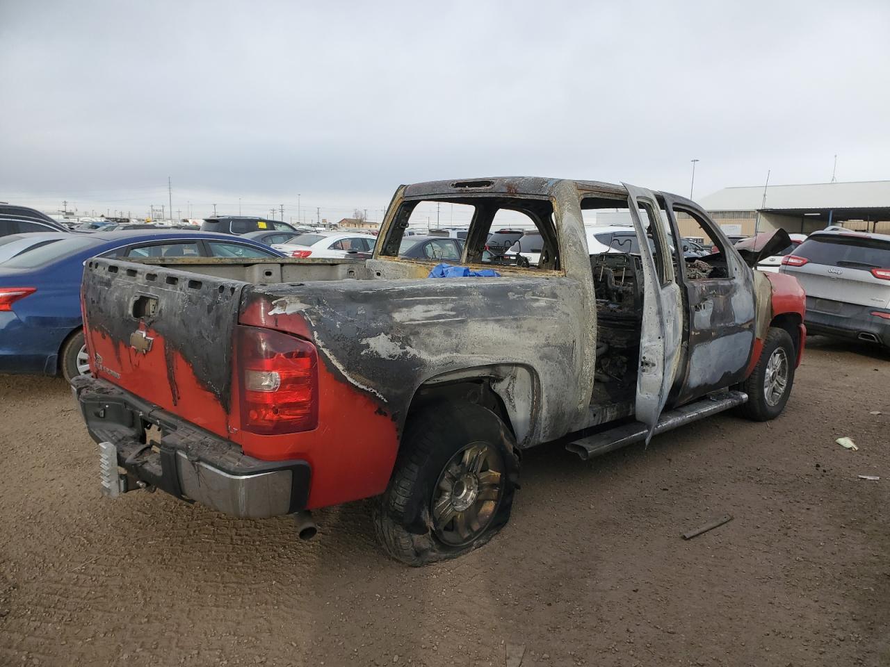 Image 3 of 2011 CHEVROLET SILVERADO K1500 LT 2011 with VIN 3GCPKSE34BG243820